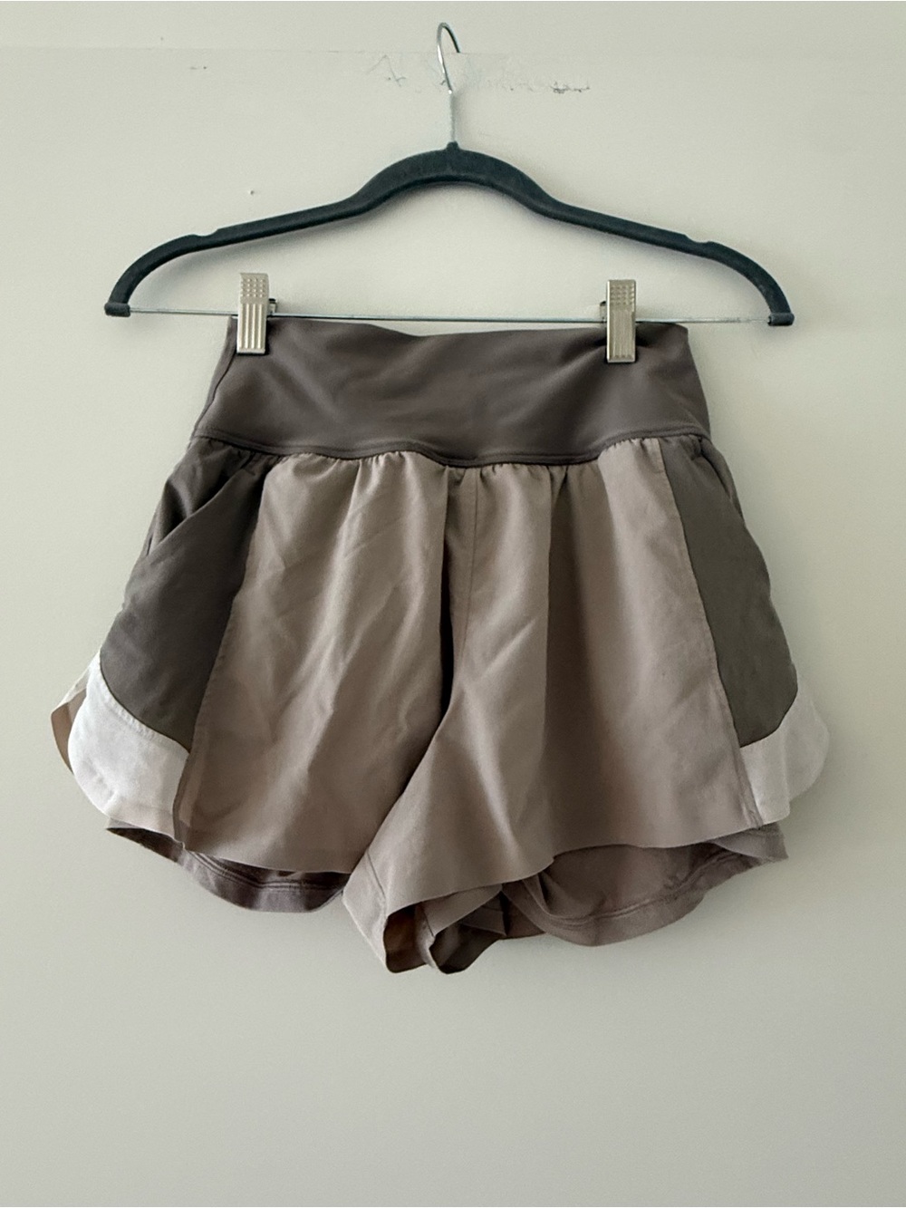 Abercrombie Tan Athletic Shorts with pockets